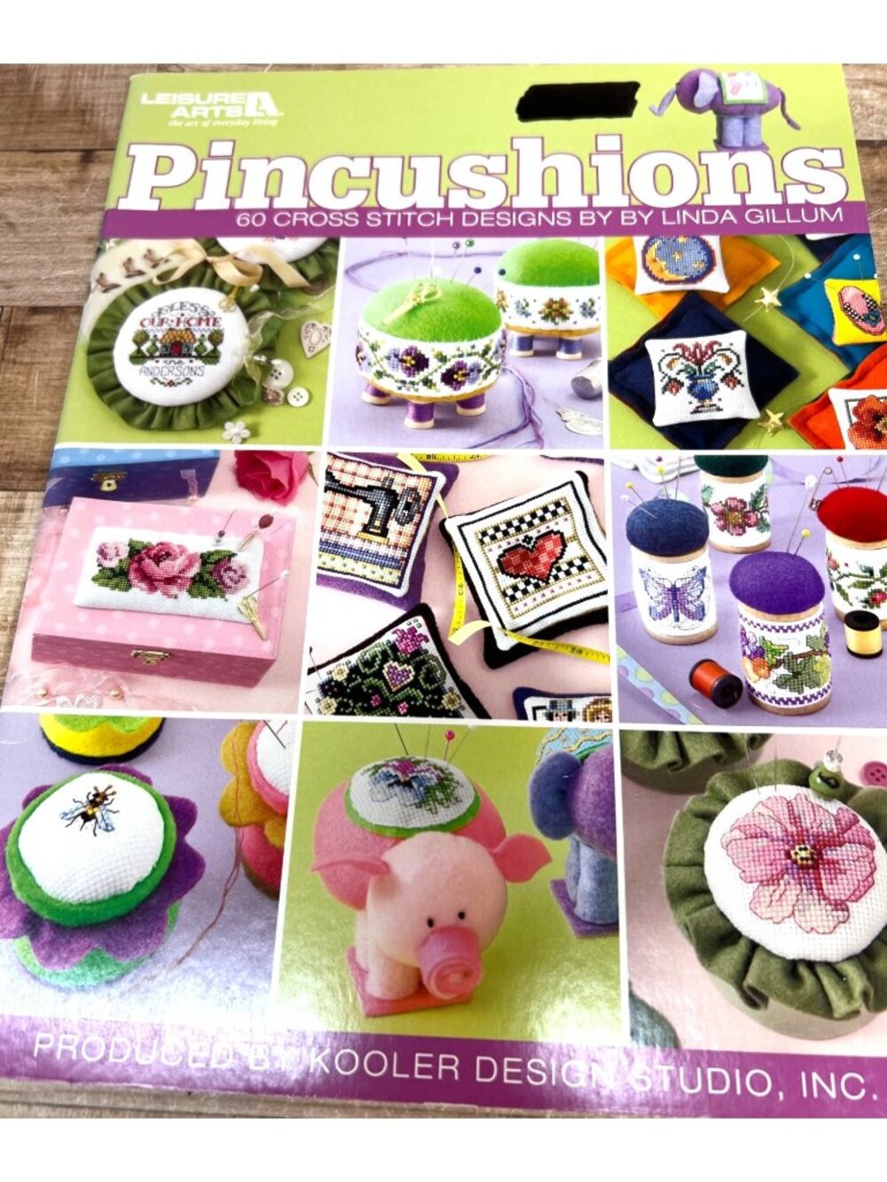Leisure Arts Pincushions Cross Stitch Pattern Book By Linda Gillum 48 Pages - Picture 2 of 4
